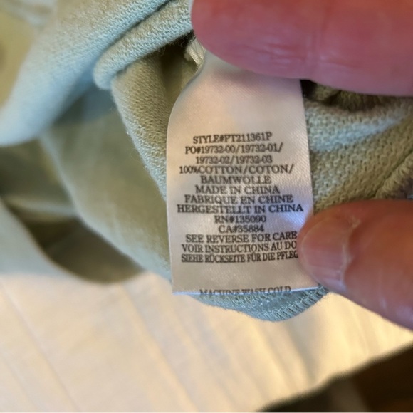 Peloton Heart Pullover Sweatshirt. Size Large. - Picture 8 of 11